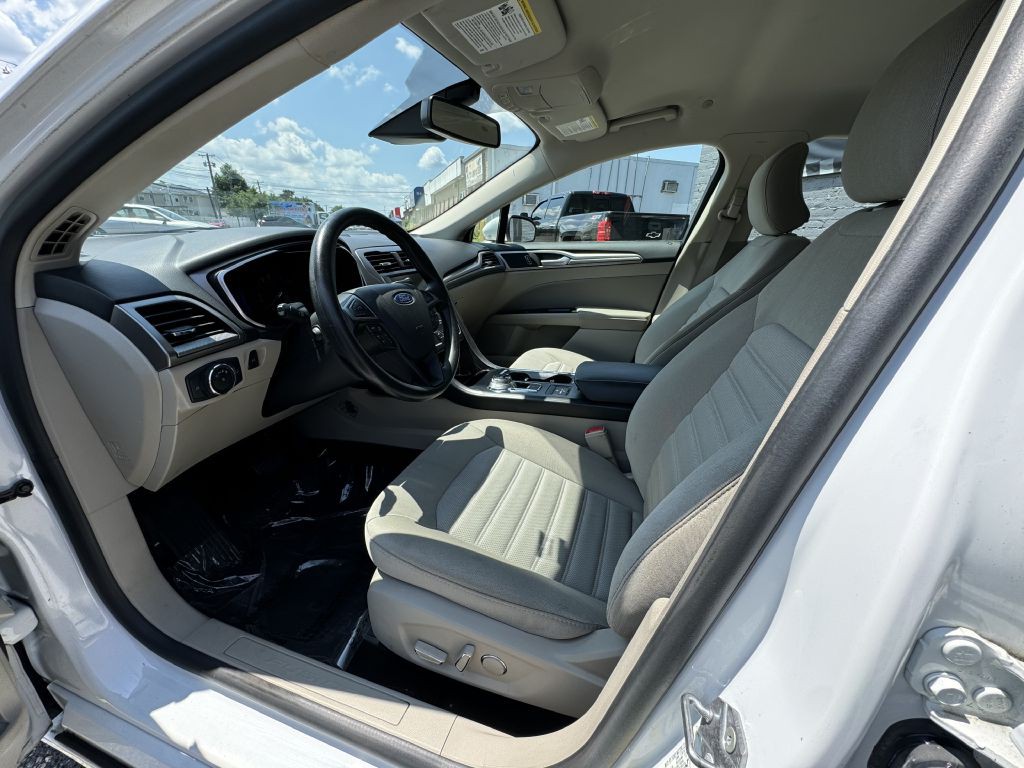 2019 Ford Fusion Image 12