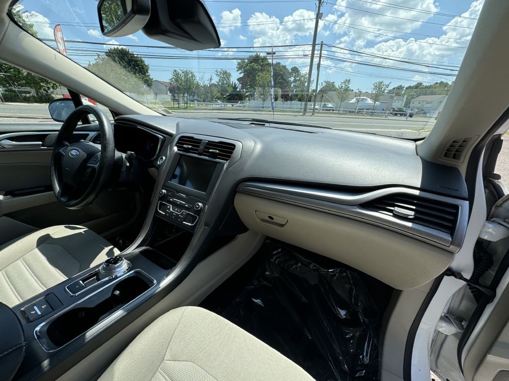 2019 Ford Fusion Image 16
