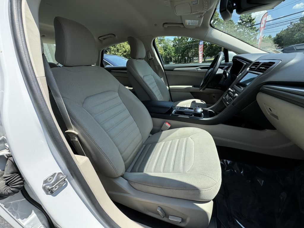 2019 Ford Fusion Image 18