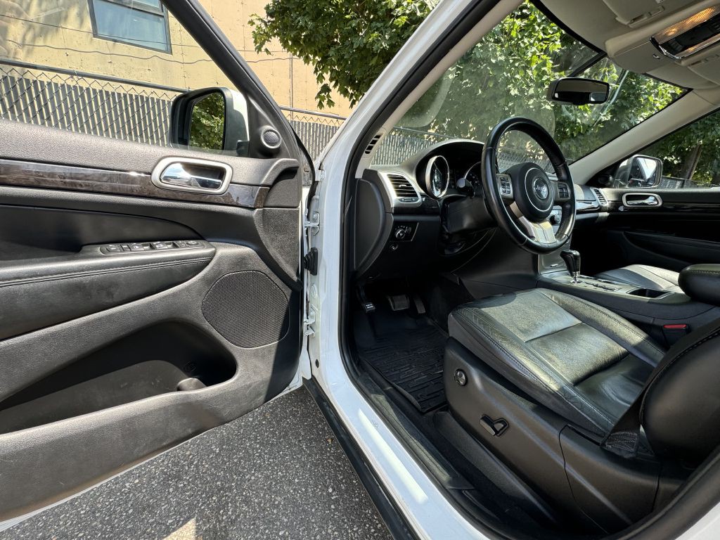 2013 Jeep Grand Cherokee Image 16