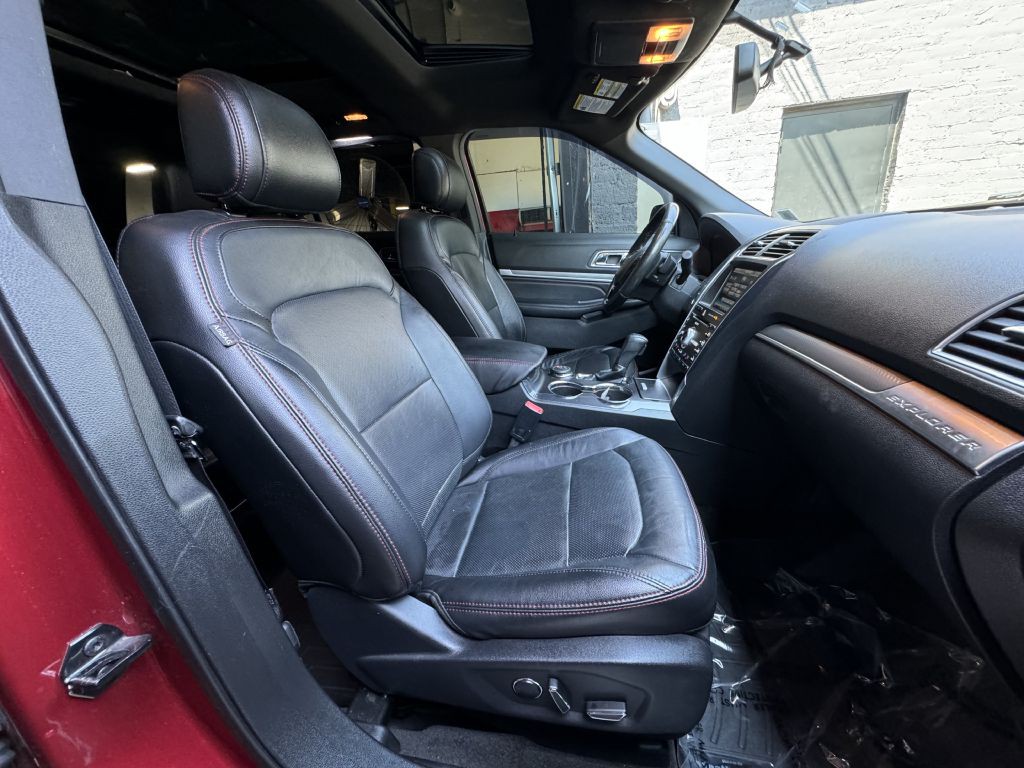 2016 Ford Explorer Image 17