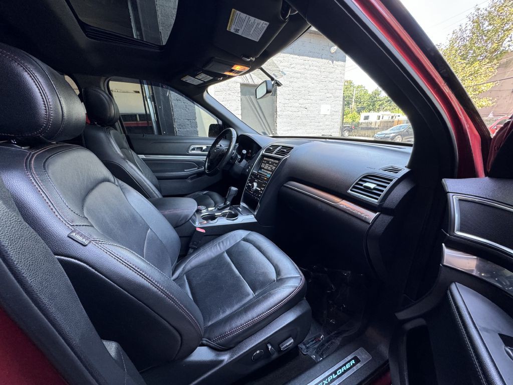 2016 Ford Explorer Image 18