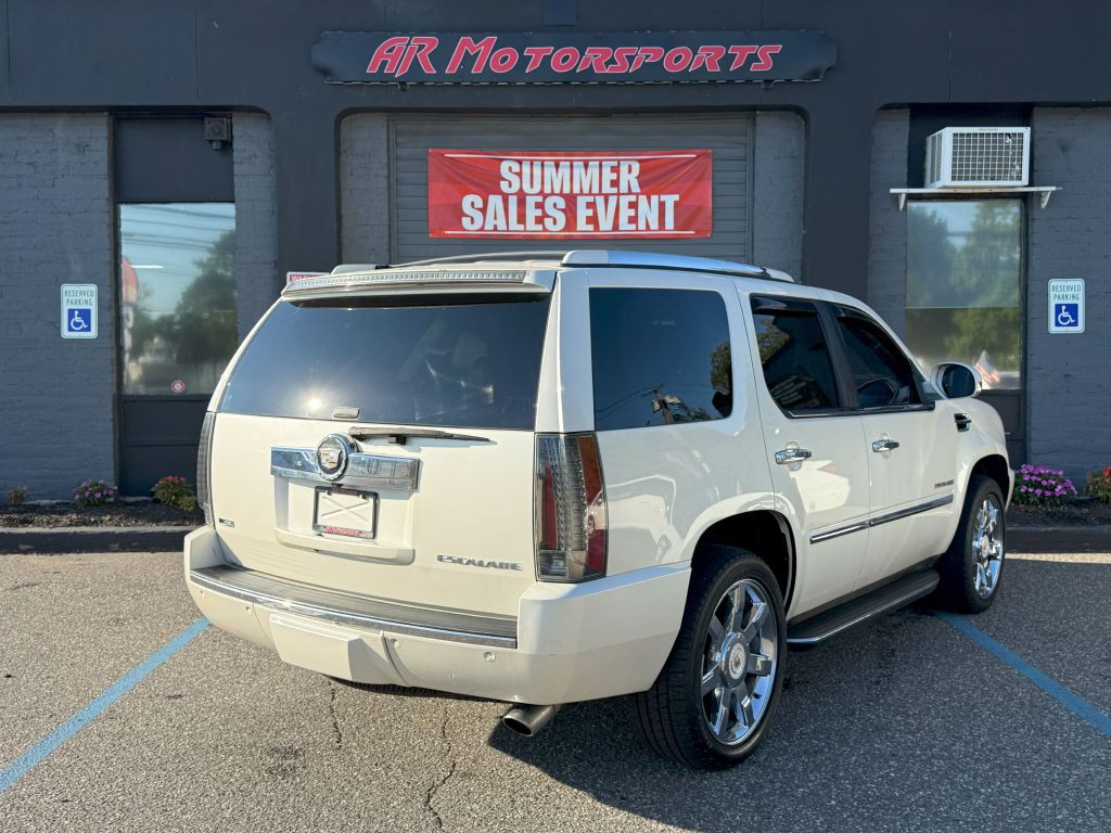 2009 Cadillac Escalade Image 3
