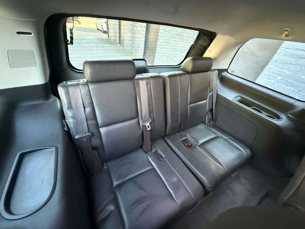 2009 Cadillac Escalade Image 17