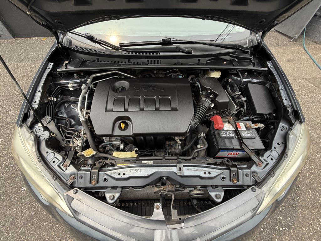 2016 Toyota Corolla Image 9