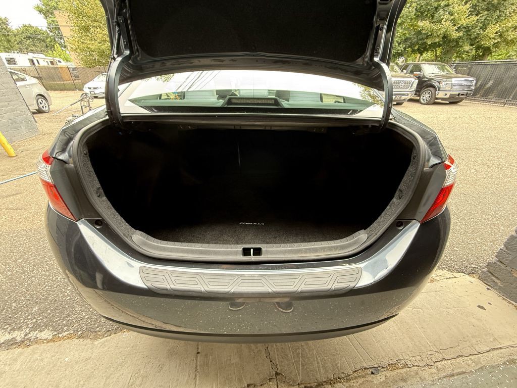 2016 Toyota Corolla Image 10
