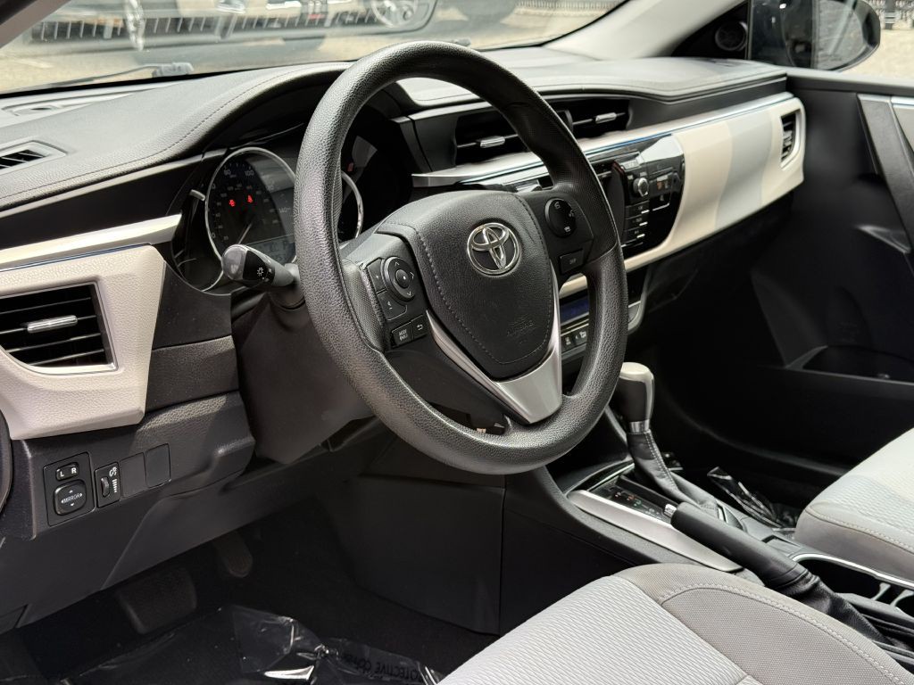 2016 Toyota Corolla Image 12