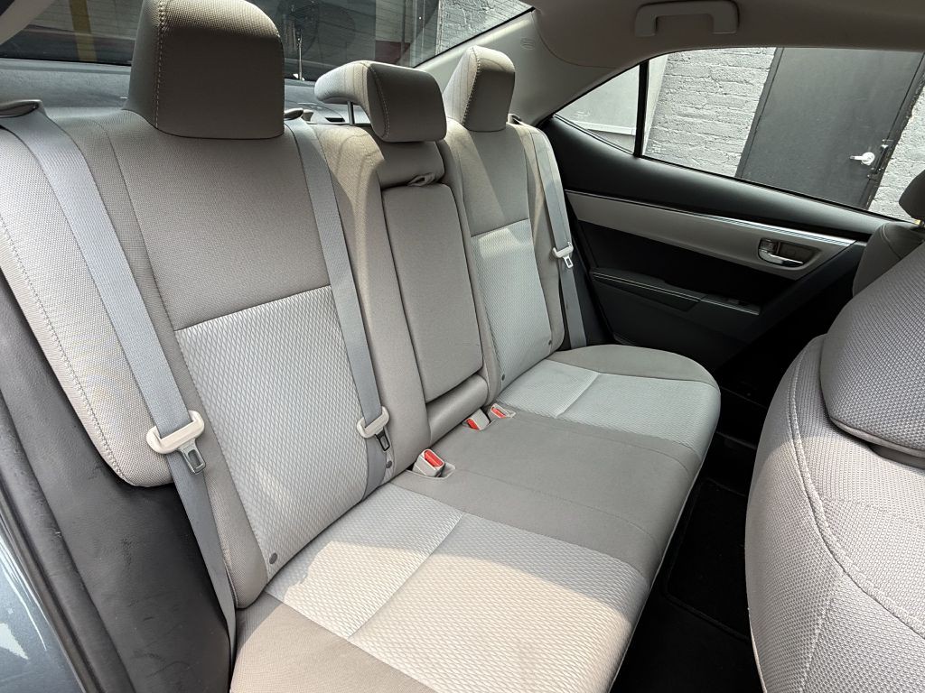 2016 Toyota Corolla Image 18