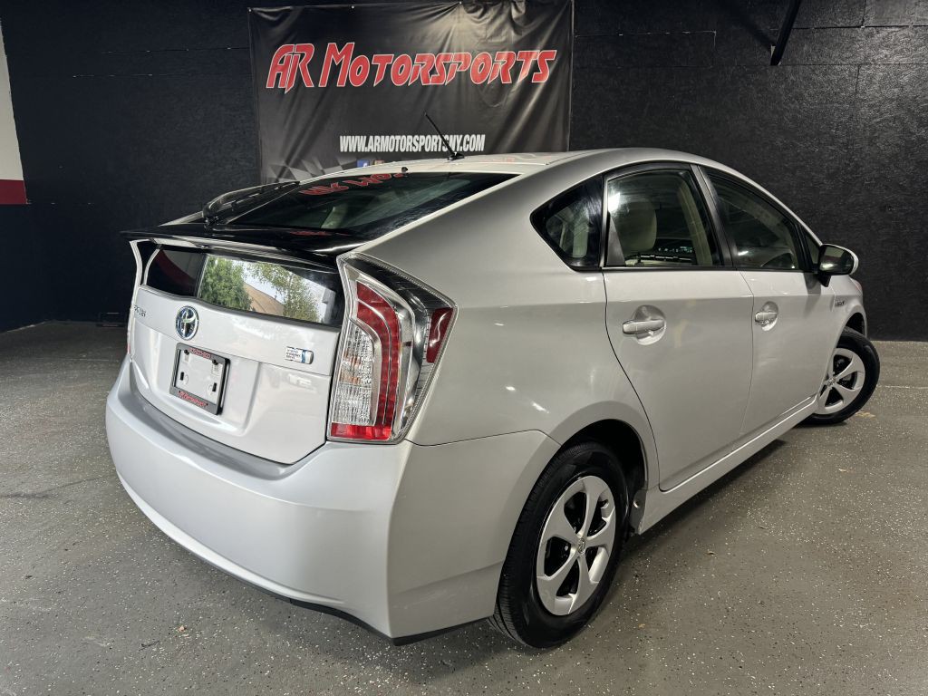 2013 Toyota Prius Image 5