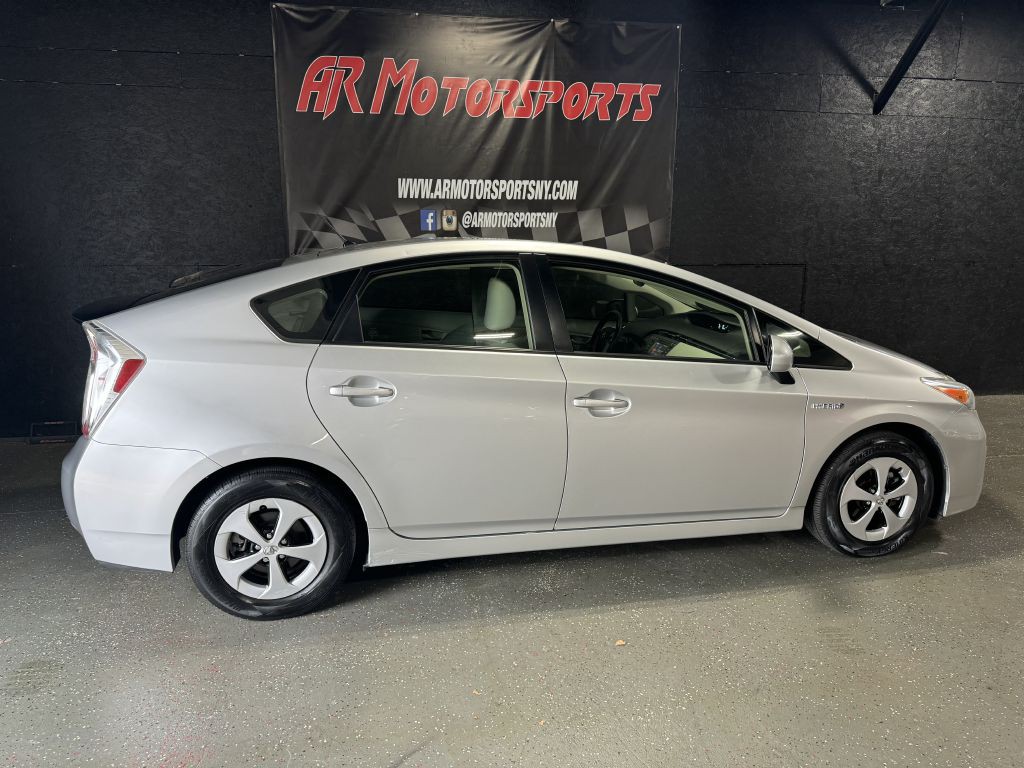 2013 Toyota Prius Image 6