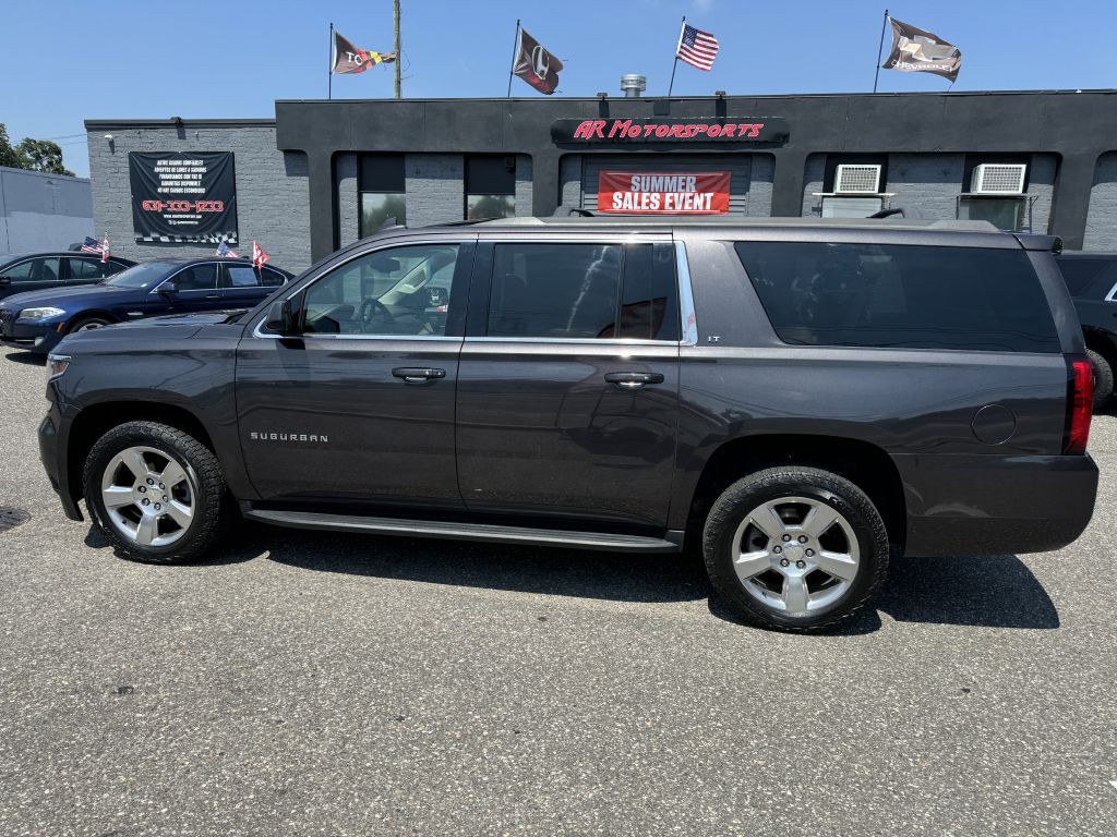 2018 Chevrolet Suburban Image 2