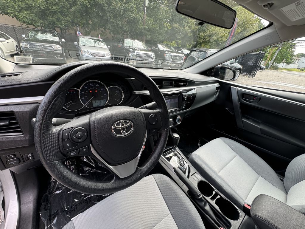 2016 Toyota Corolla Image 11