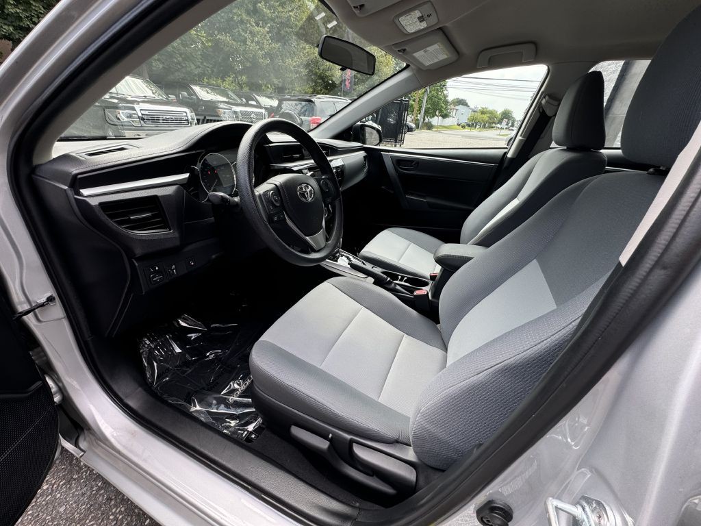 2016 Toyota Corolla Image 12