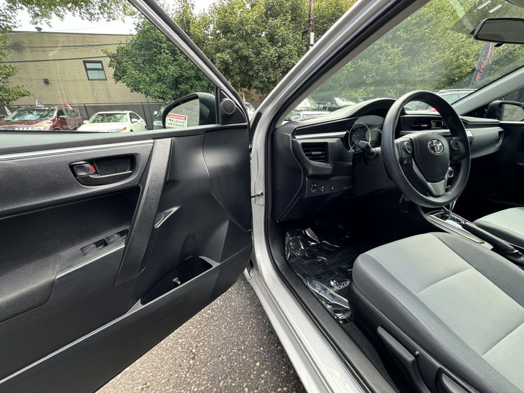 2016 Toyota Corolla Image 14