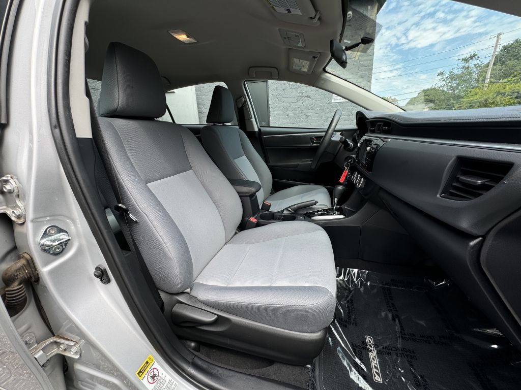2016 Toyota Corolla Image 18