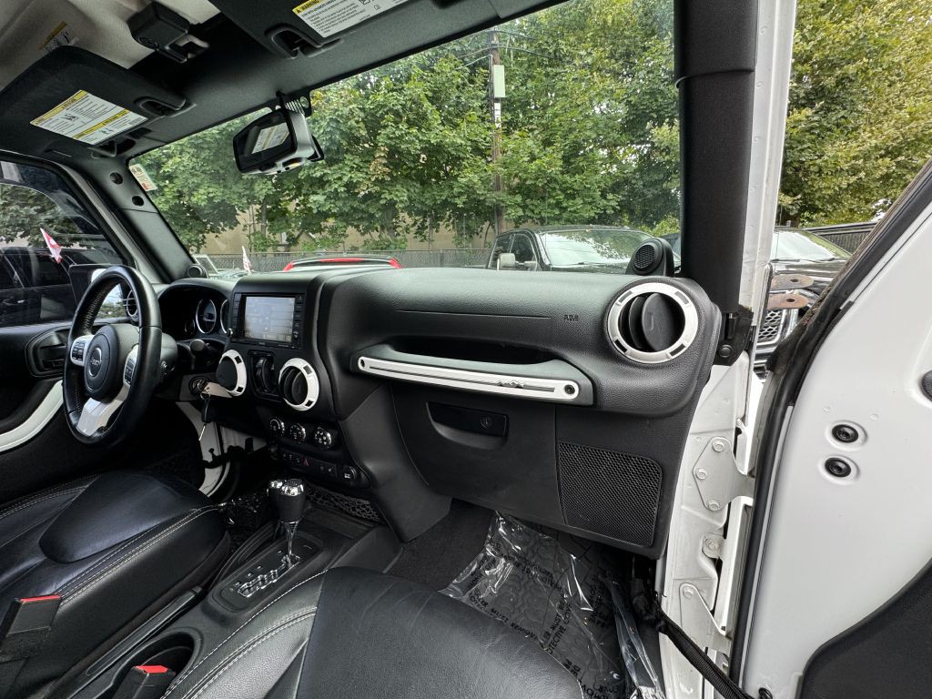 2014 Jeep Wrangler Unlimited Image 14