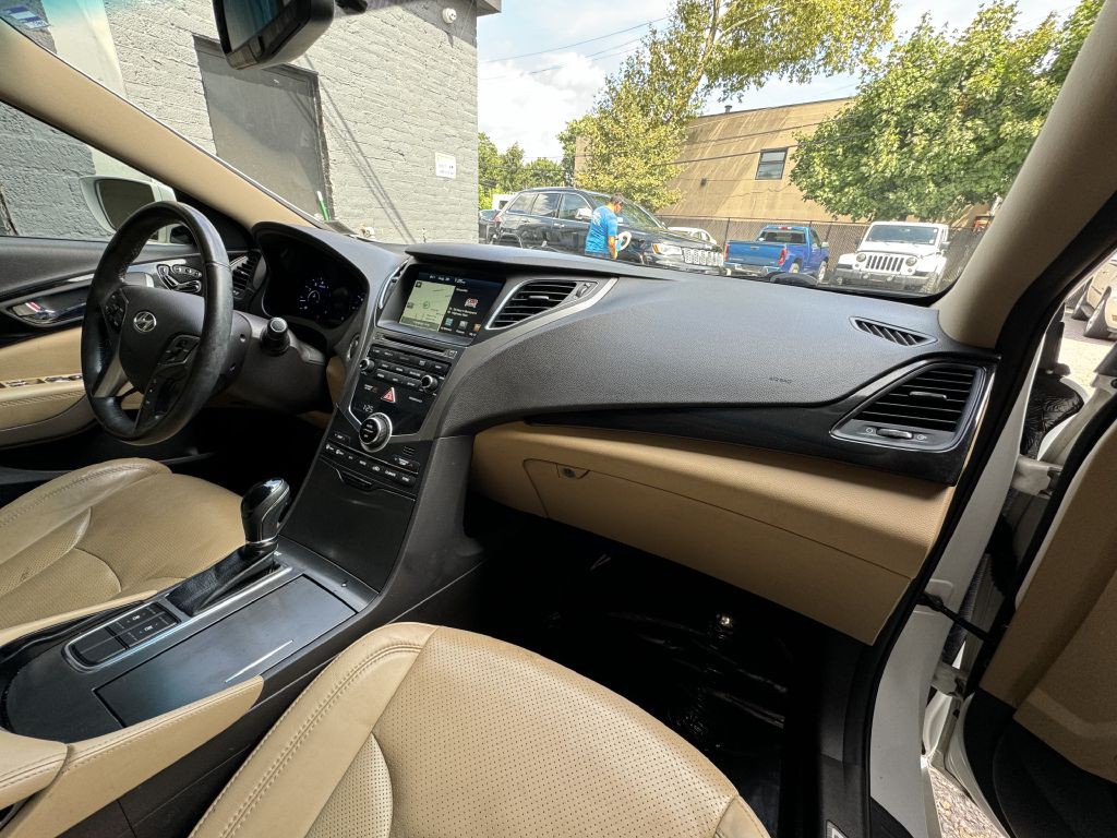 2015 Hyundai Azera Image 18