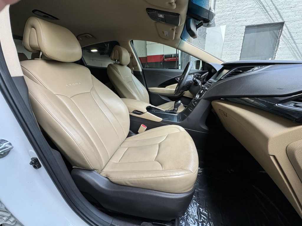 2015 Hyundai Azera Image 20