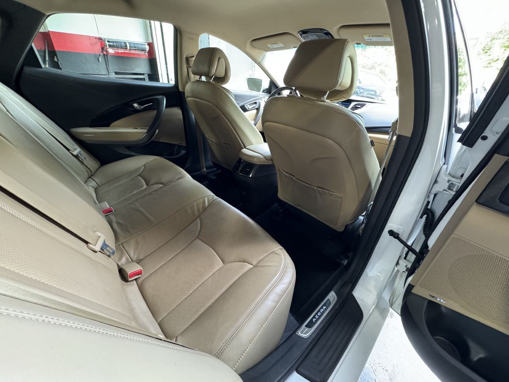 2015 Hyundai Azera Image 21