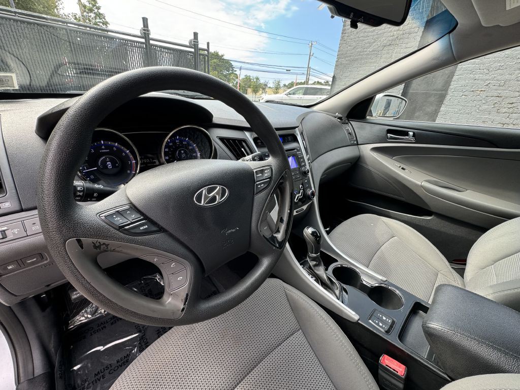 2013 Hyundai Sonata Image 10
