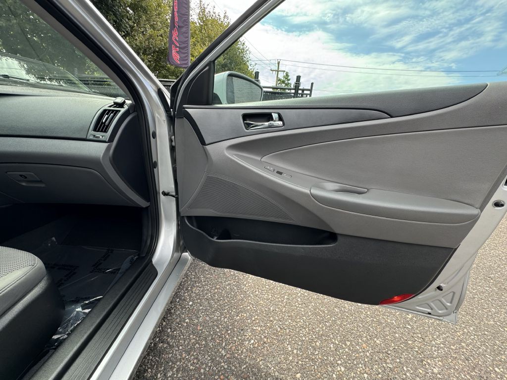 2013 Hyundai Sonata Image 14