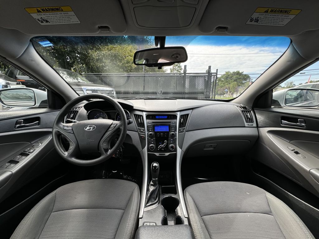 2013 Hyundai Sonata Image 16