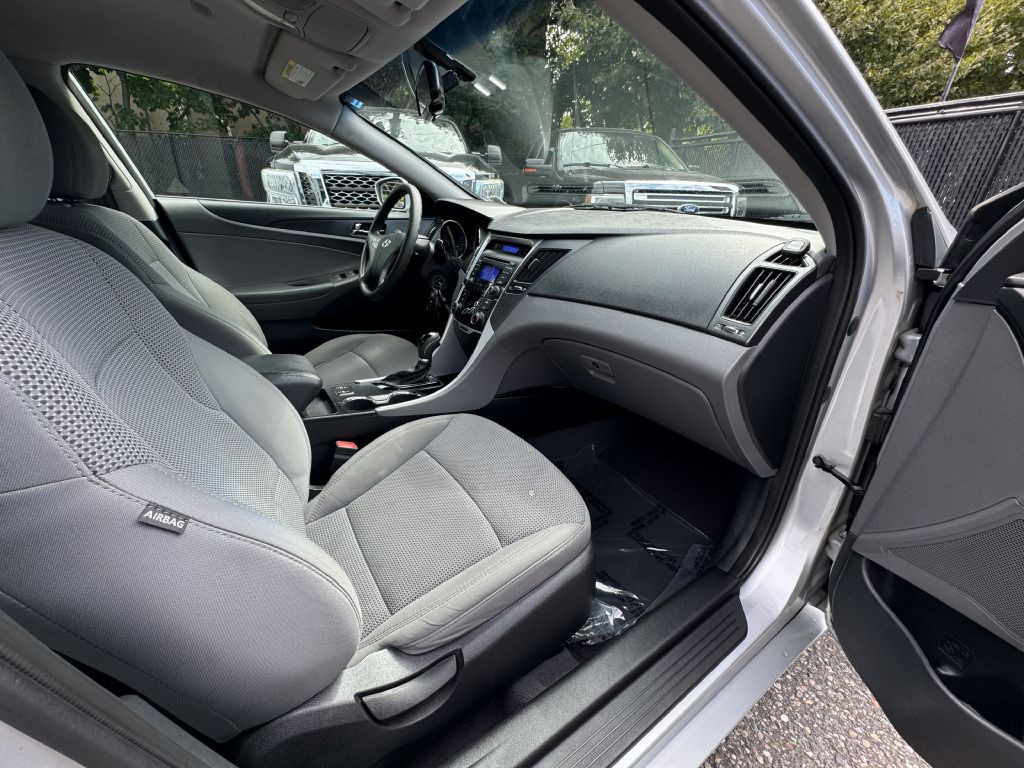 2013 Hyundai Sonata Image 18