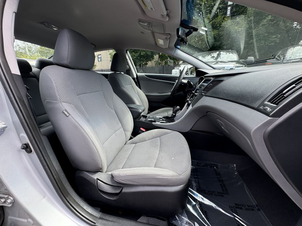 2013 Hyundai Sonata Image 19