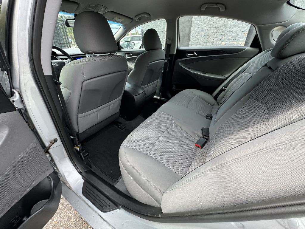 2013 Hyundai Sonata Image 21