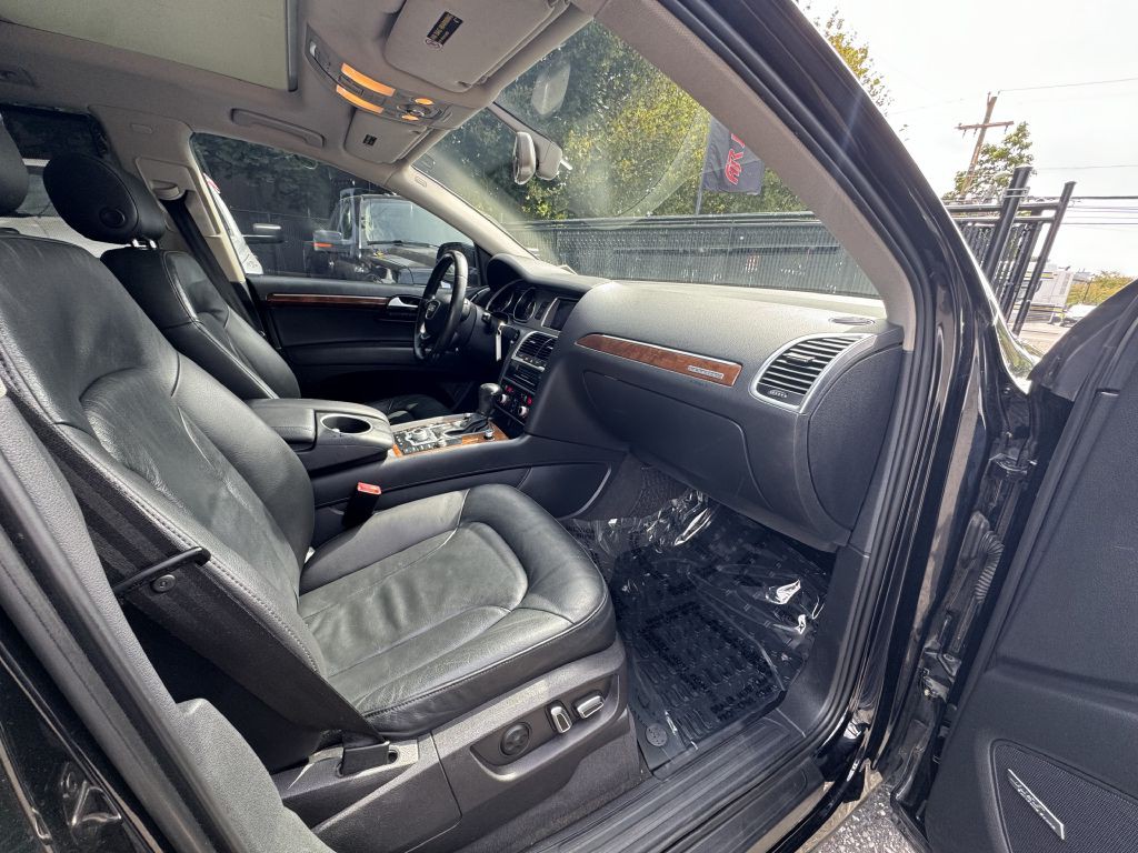2015 Audi Q7 Image 18