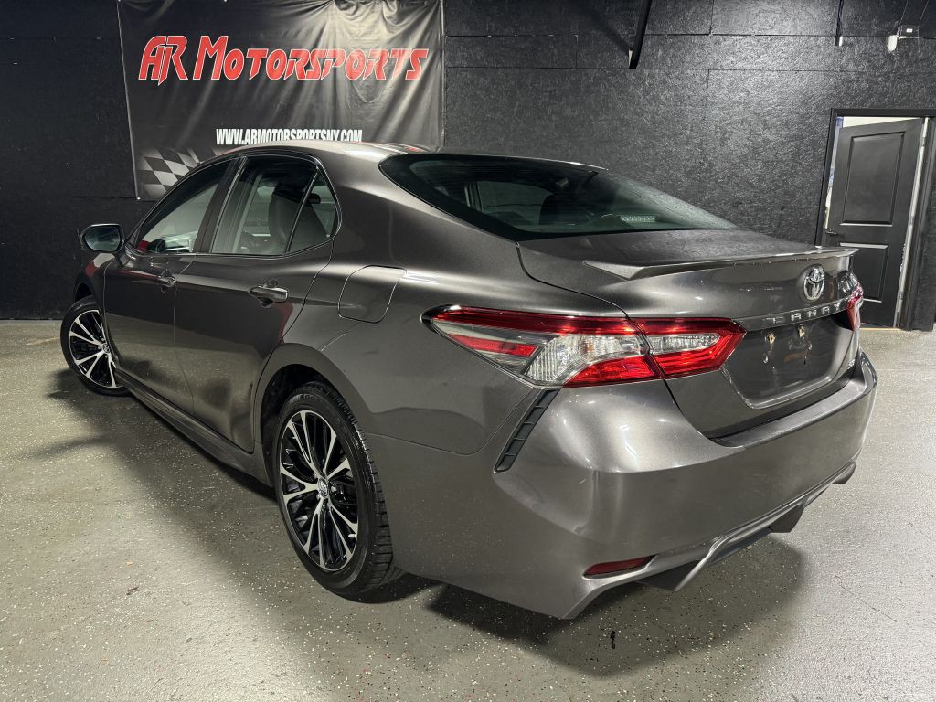 2018 Toyota Camry Image 3