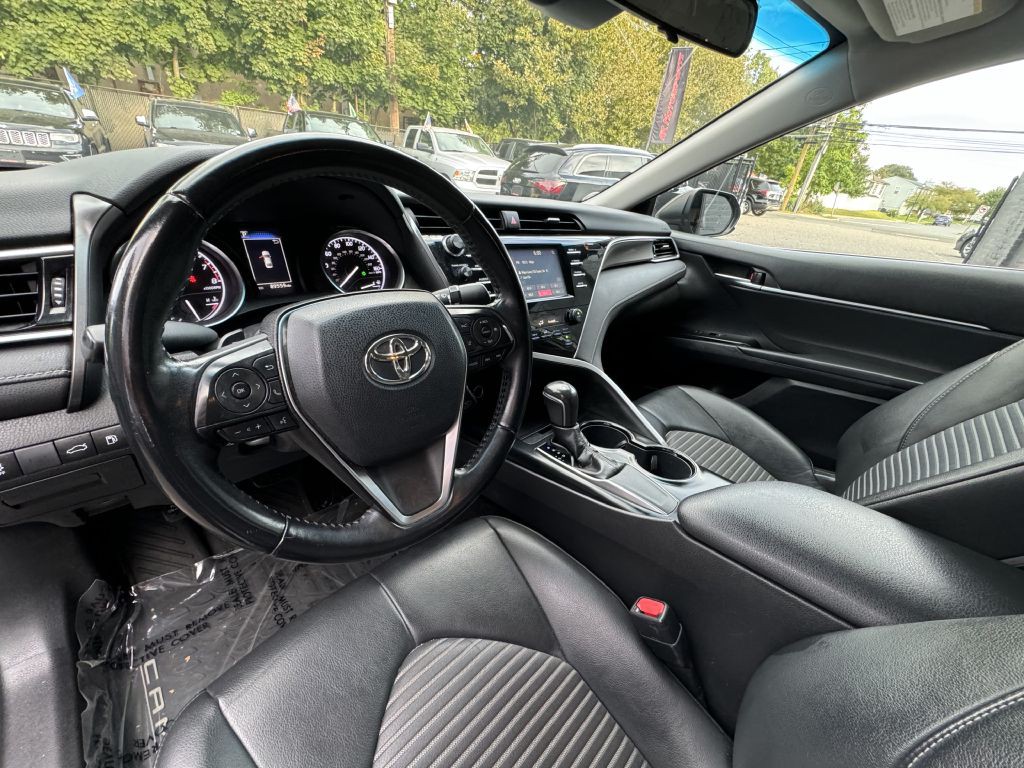 2018 Toyota Camry Image 11