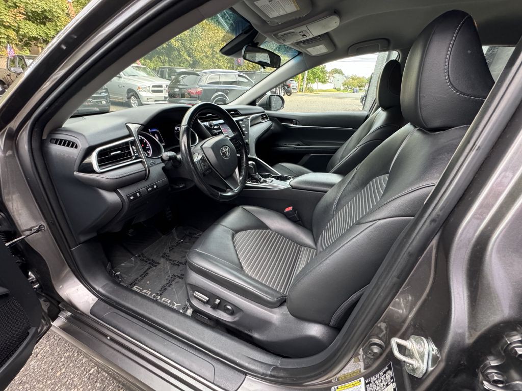 2018 Toyota Camry Image 12