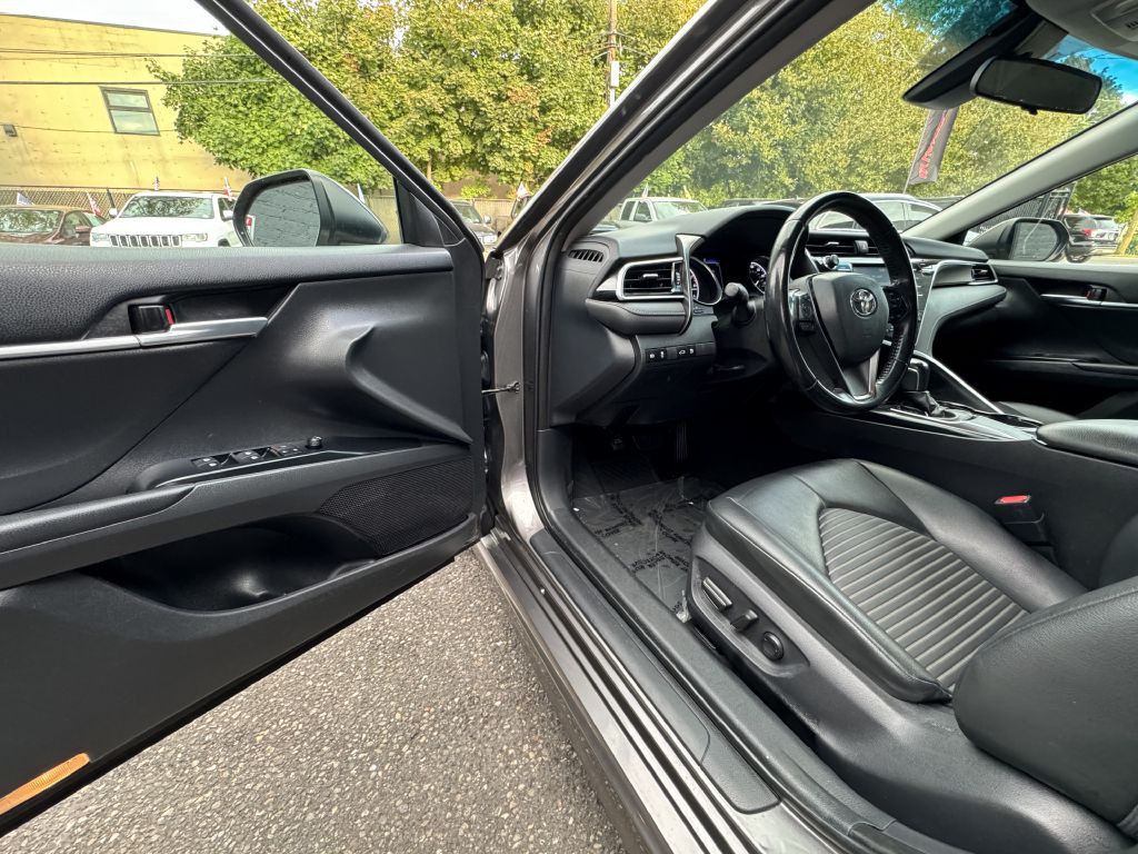 2018 Toyota Camry Image 14