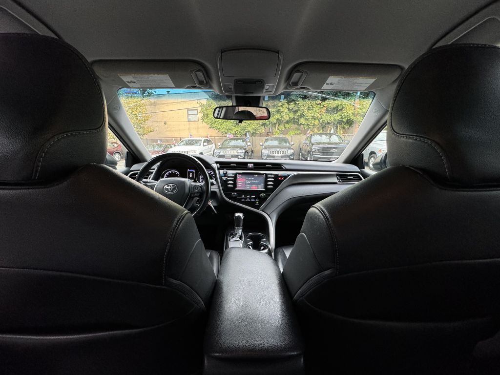 2018 Toyota Camry Image 15