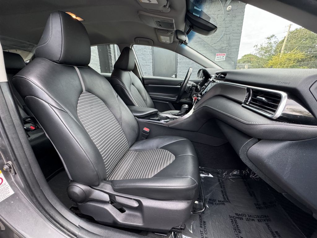 2018 Toyota Camry Image 19