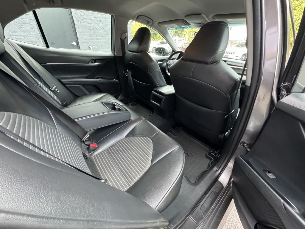 2018 Toyota Camry Image 21