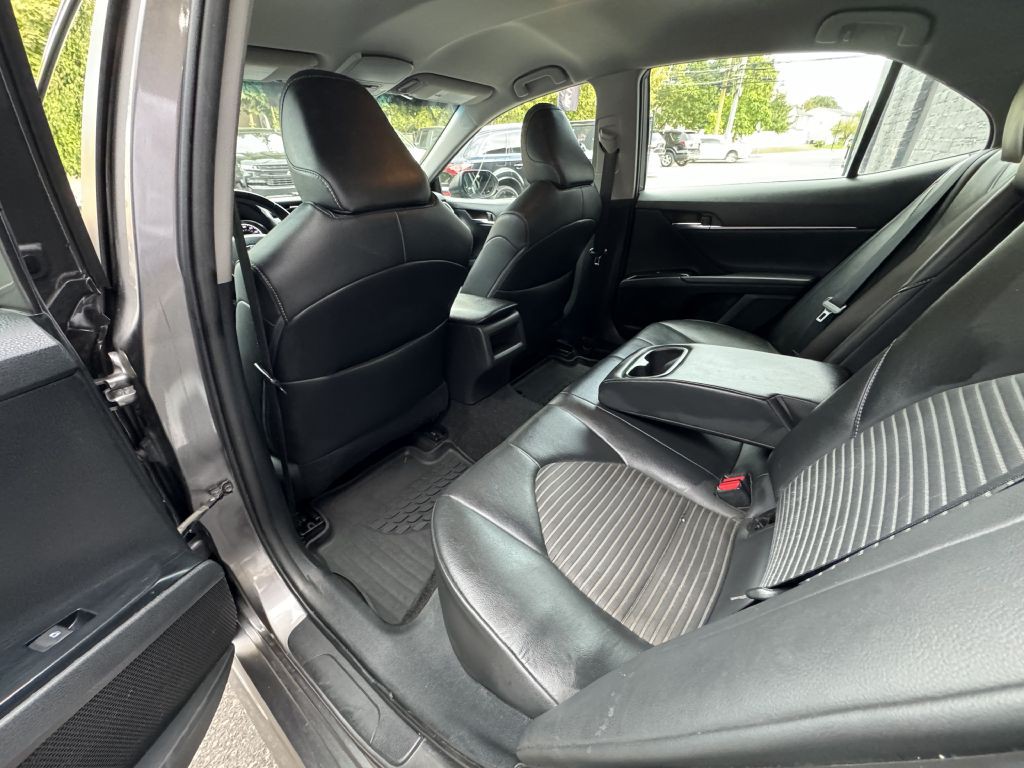2018 Toyota Camry Image 22