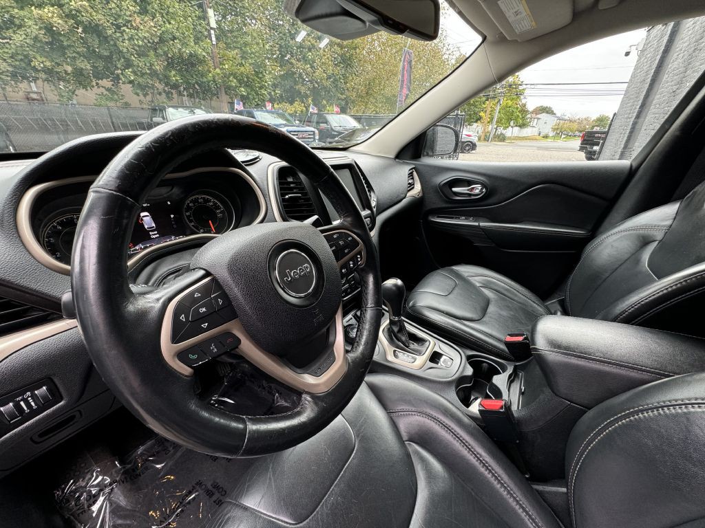 2016 Jeep Cherokee Image 11