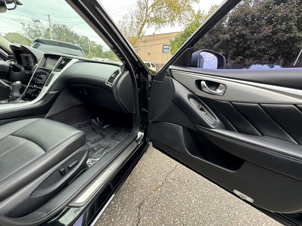 2019 INFINITI Q50 Image 17