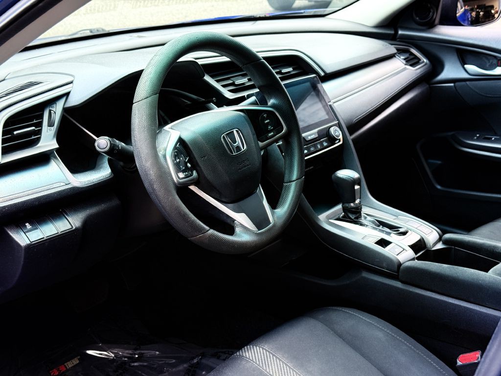 2018 Honda Civic Image 9