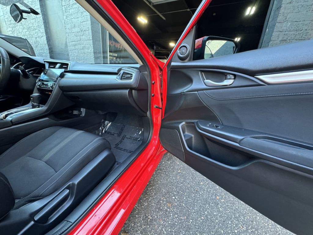 2017 Honda Civic Image 19