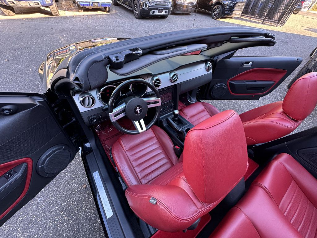 2006 Ford Mustang Image 14