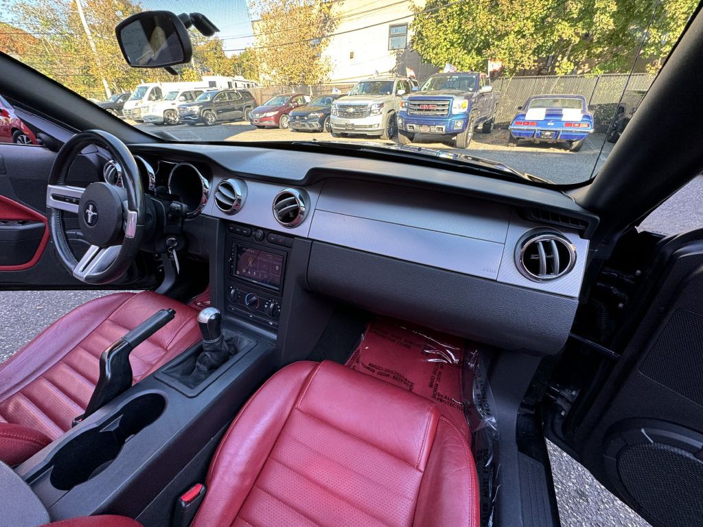 2006 Ford Mustang Image 16