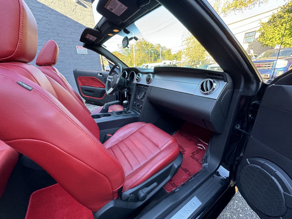 2006 Ford Mustang Image 17