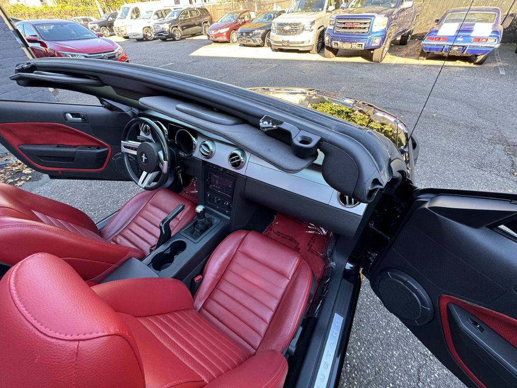 2006 Ford Mustang Image 18