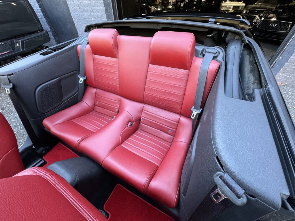 2006 Ford Mustang Image 21