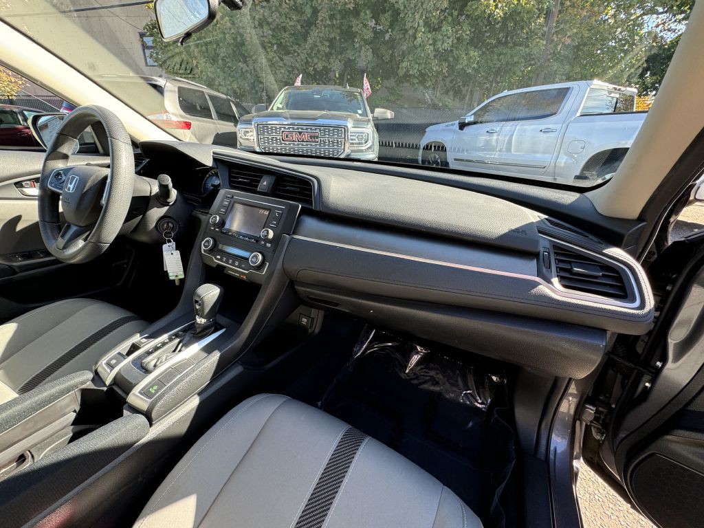 2018 Honda Civic Image 16