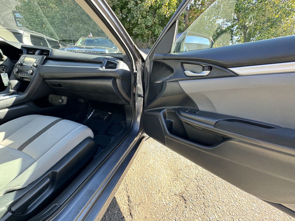 2018 Honda Civic Image 19