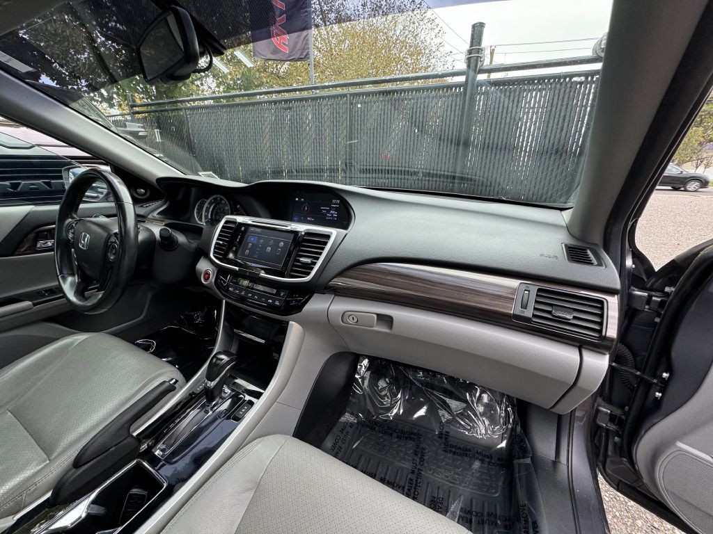 2016 Honda Accord Image 15